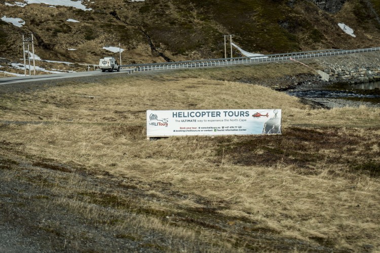 Roads Administration cracks down on roadside signs