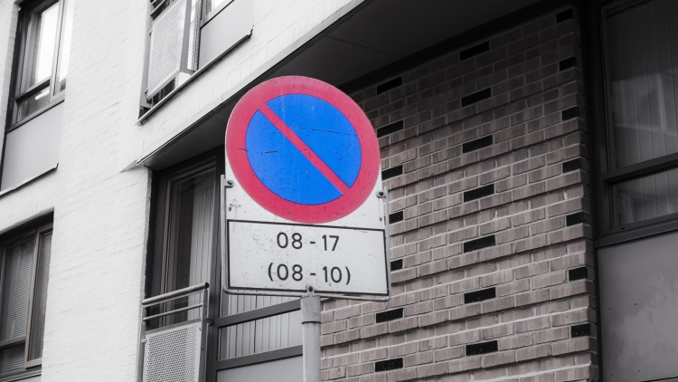 Nå blir det billigere å feilparkere